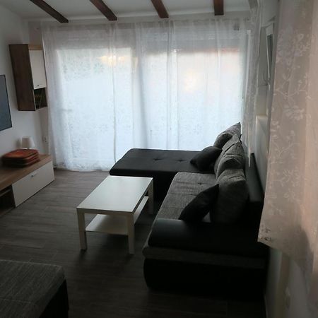 Holiday Home Ljubicic バスカ エクステリア 写真