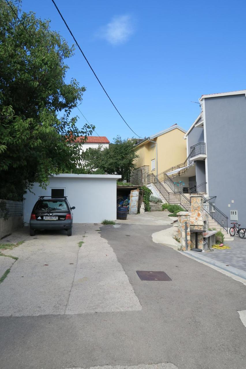Holiday Home Ljubicic バスカ エクステリア 写真